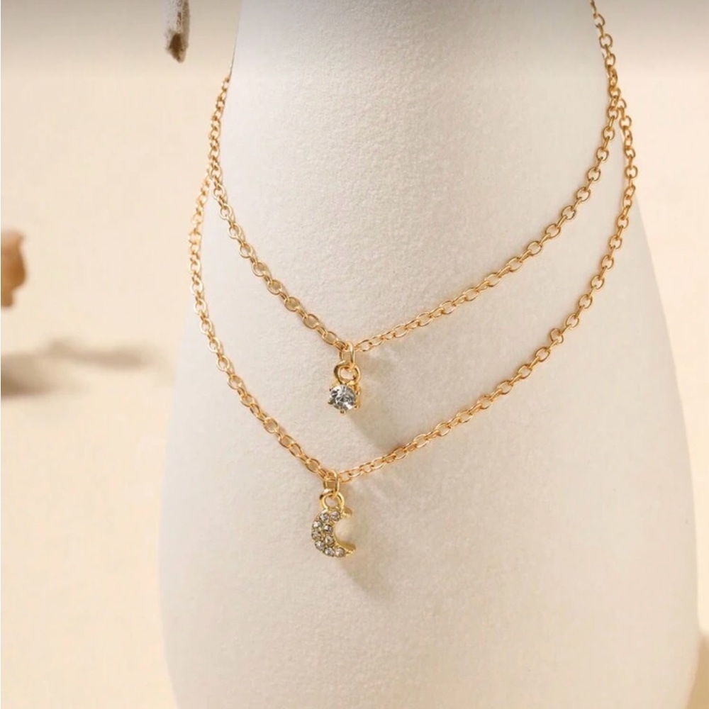 ⚠️Clearance Gold Moon and Star Pendant Necklace - Picture 3 of 6